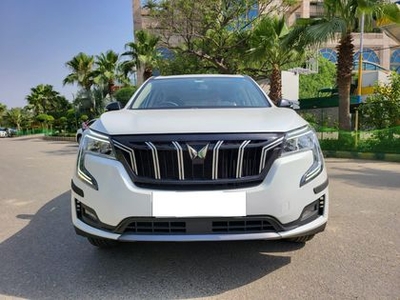 2022 Mahindra XUV700 AX3 AT