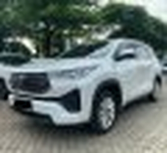 2022 Toyota Kijang Innova V A/T Gasoline Putih -