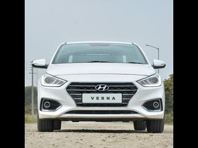Hyundai Verna SX Plus 1.6 CRDi AT