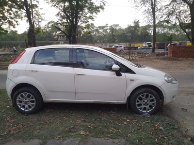 Used 2011 Fiat Punto [2011-2014] Emotion 90HP for sale at Rs. 1,75,000 in Kolkat