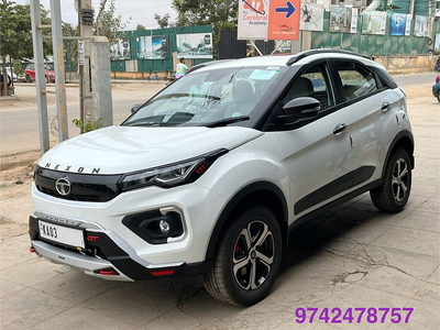 Tata Nexon XZ Plus (S) Dual Tone