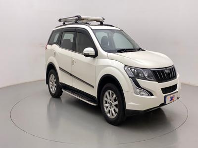 Mahindra XUV500 W10