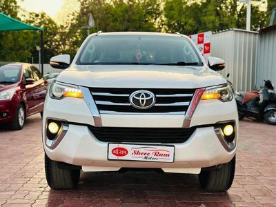 Used 2017 Toyota Fortuner [2016-2021] 2.8 4x2 MT [2016-2020] for sale at Rs. 26,50,000 in Ahmedab