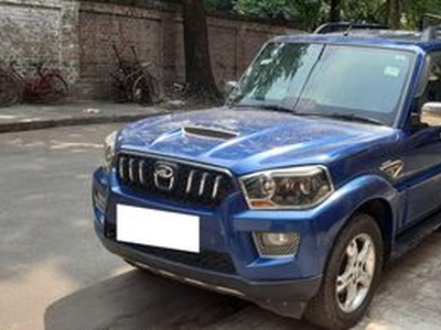 2016 Mahindra Scorpio S10 7 Seater