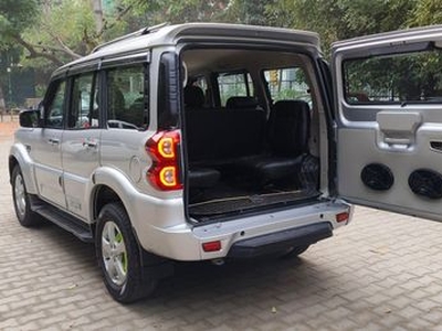 2022 Mahindra Scorpio S9