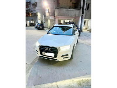 Audi Q3 35 TDI quattro Premium Plus