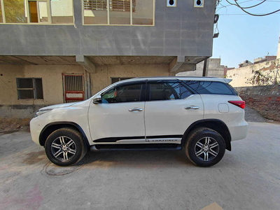 Toyota Fortuner 2.8 4x2 MT [2016-2020]