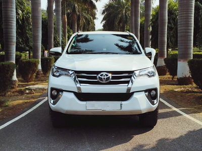 Used 2017 Toyota Fortuner [2016-2021] 2.8 4x2 AT [2016-2020] for sale at Rs. 25,00,000 in Delhi