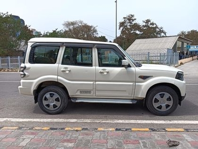 2017 Mahindra Scorpio 1.99 S4 Plus