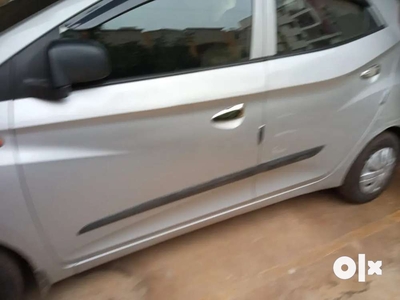 Hyundai EON 2016 Petrol Well Maintained and good condition
