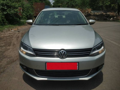 Volkswagen Jetta Highline TDI AT