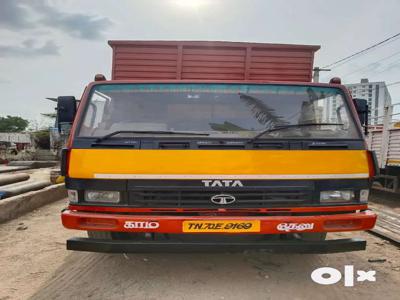 Tata 1109 ,20 feet container