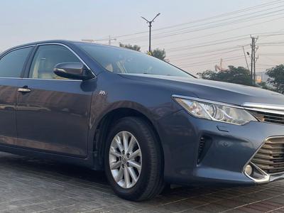 Used 2015 Toyota Camry [2015-2019] 2.5L AT for sale at Rs. 11,80,000 in Delhi