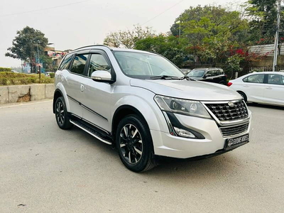 Mahindra XUV500 W10 AT