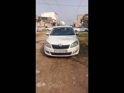 Used 2015 Skoda Rapid [2014-2015] 1.5 TDI CR Ambition AT with Alloy Wheels for sale at Rs. 4,50,000 in Jaipu