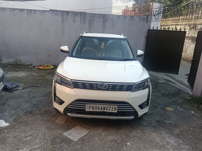 Mahindra XUV300 1.2 W8 (O) [2019-2019]