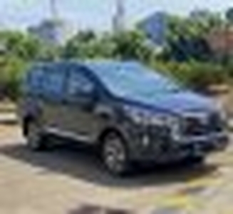 2021 Toyota Kijang Innova V Hitam -