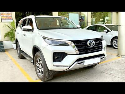 Toyota Fortuner 4X2 AT 2.8 Diesel