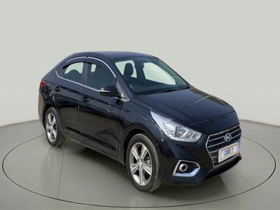Hyundai Verna 1.6 CRDI SX + AT
