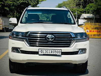 Used 2014 Toyota Land Cruiser [2011-2015] LC 200 VX for sale at Rs. 64,00,000 in Delhi