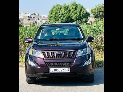 Used 2017 Mahindra XUV500 [2015-2018] W10 AWD for sale at Rs. 11,50,000 in Surat