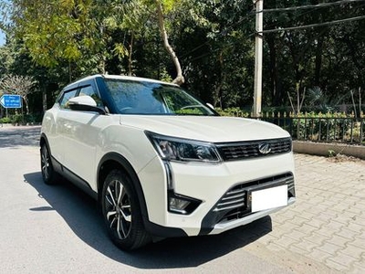 2021 Mahindra XUV300 W8