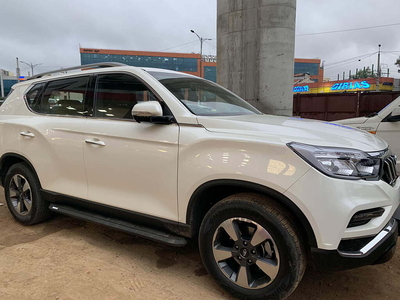 Mahindra Alturas G4 4WD AT [2018-2020]