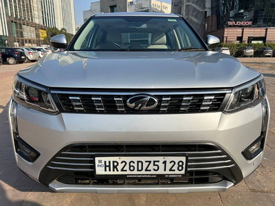 Mahindra XUV300 W8 (O) 1.5 Diesel [2020]