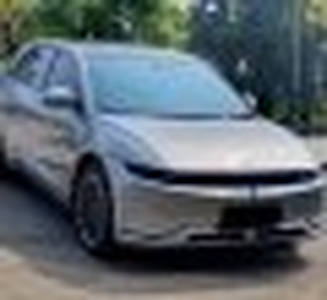 2023 Hyundai Ioniq Signature Silver -