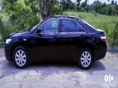 Luxurious Toyota Camry for sale in mint condition