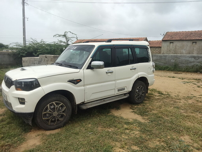 Used 2016 Mahindra Scorpio [2014-2017] S4 Plus 4WD 1.99 [2016-2017] for sale at Rs. 7,70,000 in Bhuj