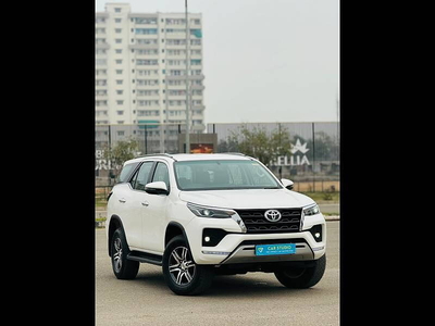 Toyota Fortuner 4X2 AT 2.8 Diesel