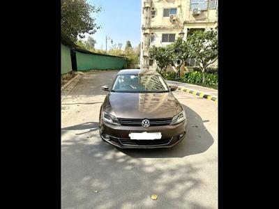 Used 2015 Volkswagen Jetta Highline TDI AT for sale at Rs. 7,50,000 in Delhi