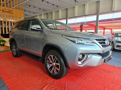 Used 2016 Toyota Fortuner [2016-2021] 2.8 4x4 AT [2016-2020] for sale at Rs. 26,44,000 in Ahmedab