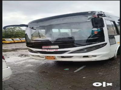 Sml bus luxury coach more trucks aval. 12 tyre 10 tyre 6 tyre 18 tyre