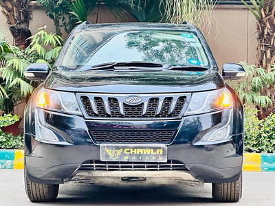 Mahindra XUV500 W10