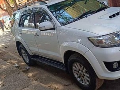2013 Toyota Fortuner 4x2 AT
