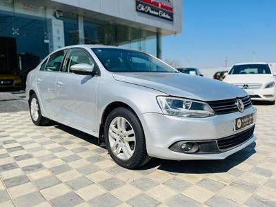 Used 2014 Volkswagen Jetta [2013-2015] Highline TDI AT for sale at Rs. 6,70,000 in Ahmedab