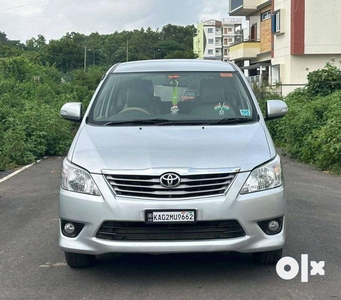 Toyota Innova 2.5 V 7 STR, 2013, Diesel