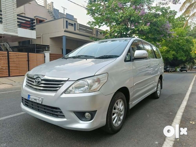 Toyota Innova 2.5 V 7 STR, 2013, Diesel