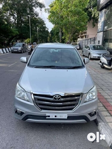 Toyota Innova 2.5 V 7 STR, 2014, Diesel