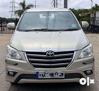 Toyota Innova 2.5 V 7 STR, 2015, Diesel