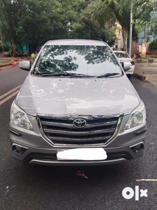 Toyota Innova 2.5 V 8 STR, 2015, Diesel