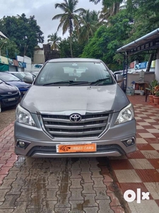 Toyota Innova 2.5 V 8 STR, 2016, Diesel