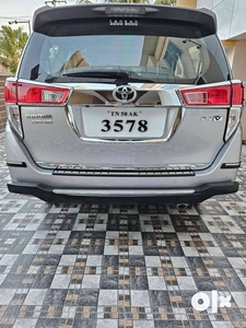 Toyota Innova Crysta 2.4 V 8 STR, 2022, Diesel