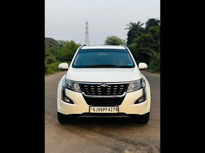 Mahindra XUV500 W11