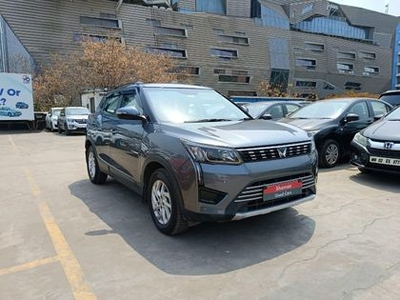 2022 Mahindra XUV300 W8