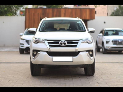 Toyota Fortuner 2.8 4x2 AT [2016-2020]