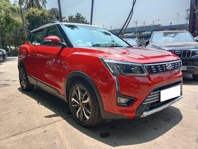 2021 Mahindra XUV300 W8 Option AMT Dual Tone