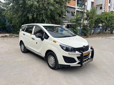 Mahindra Marazzo M2 8 STR